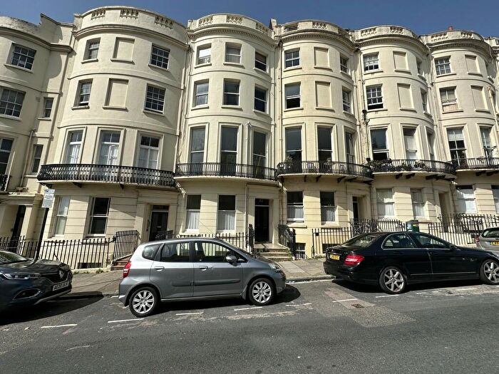 Flat To Rent In Brunswick Place, Hove, East Sussex, BN3