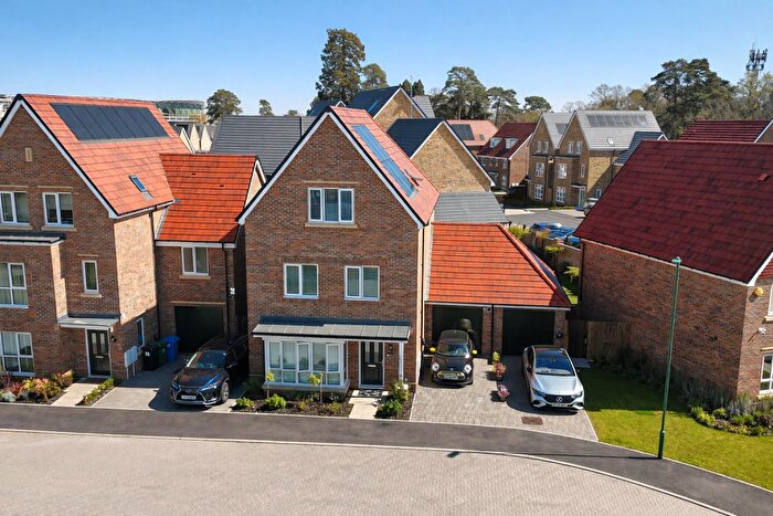 4 Bedroom Semi Detached House For Sale In Fleming Close, Ascot, SL5