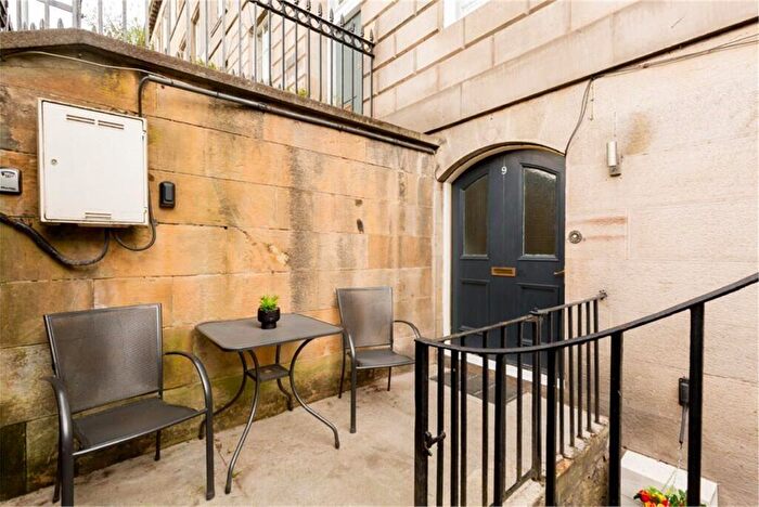 2 Bedroom Flat For Sale In Leopold Place, New Town, EH7