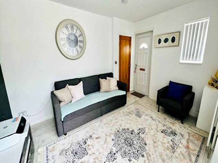 2 Bedroom Semi-Detached House To Rent In Gawber Road, Barnsley, S75