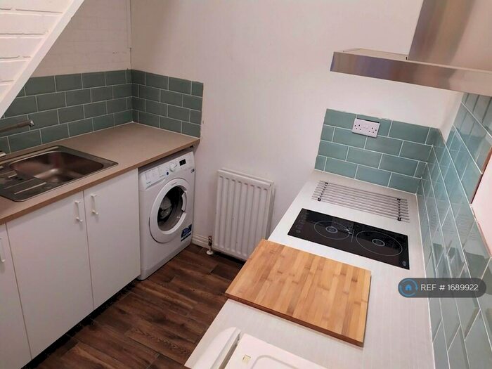 1 Bedroom Flat To Rent In Tennyson Street, South Shields, NE33