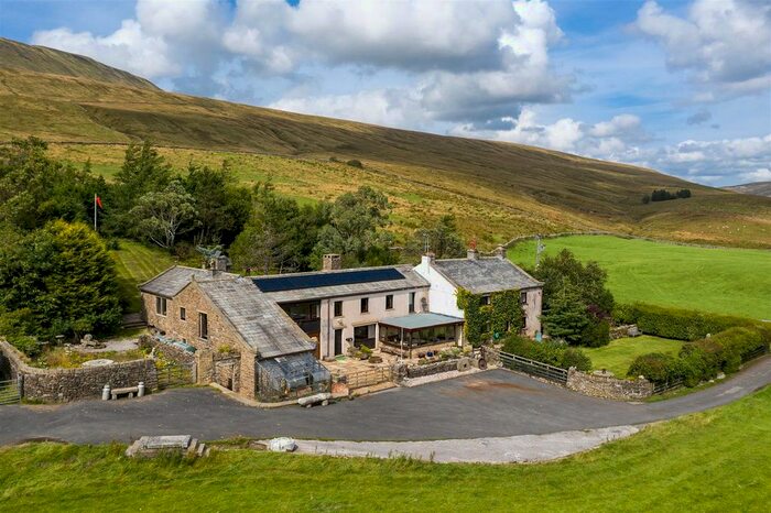 4 Bedroom Farmhouse For Sale In Scar Top, Chapel Le Dale, Near Ingleton LA6