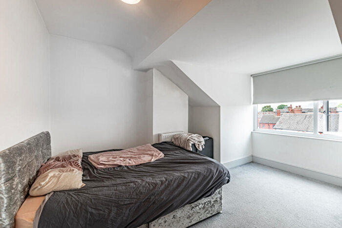 3 Bedroom Terraced House For Sale In Dawlish Terrace, Osmondthorpe, Leeds, LS9