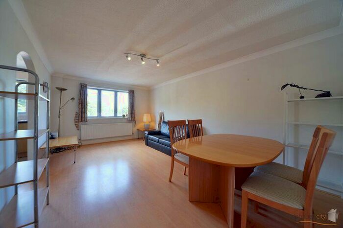 2 Bedroom Apartment To Rent In Compass Point, Limehouse, E14