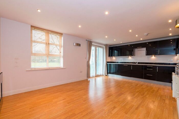 2 Bedroom Flat To Rent In Roker Lane, Pudsey, LS28