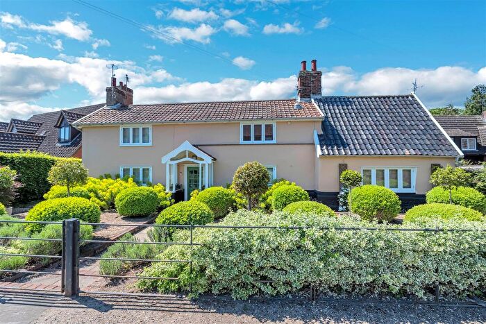 4 Bedroom Detached House For Sale In Fishponds Way, Haughley, Stowmarket, IP14