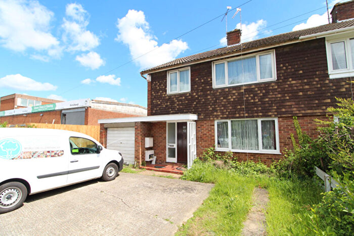 2 Bedroom Flat To Rent In Eldon Way, Hockley, SS5