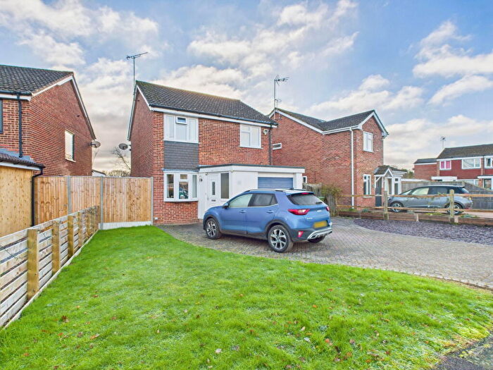 3 Bedroom Detached House For Sale In Smugglers Way, Barns Green, Horsham, RH13