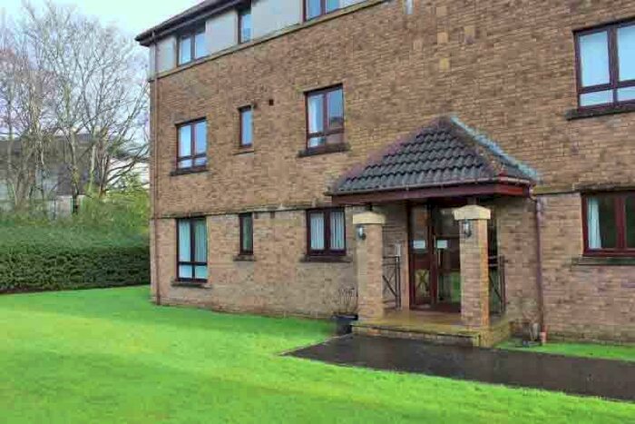 2 Bedroom Flat To Rent In College Gate, Bearsden Glasgow, G61