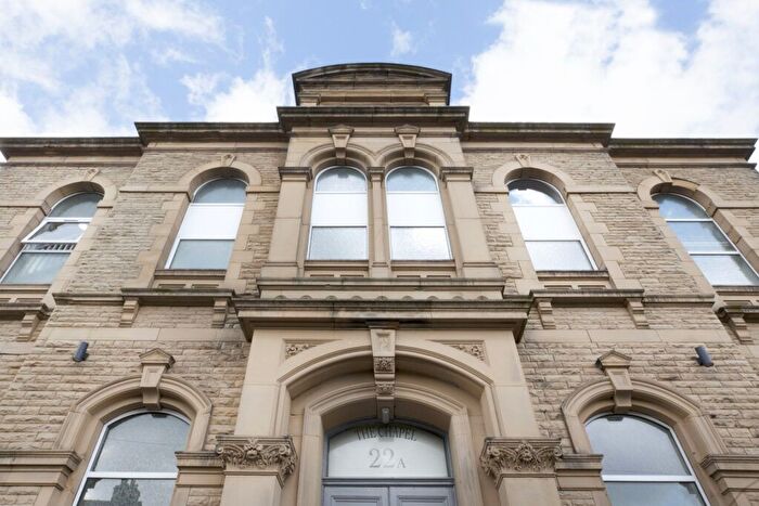 1 Bedroom Flat To Rent In Cross Lane, Huddersfield, HD4