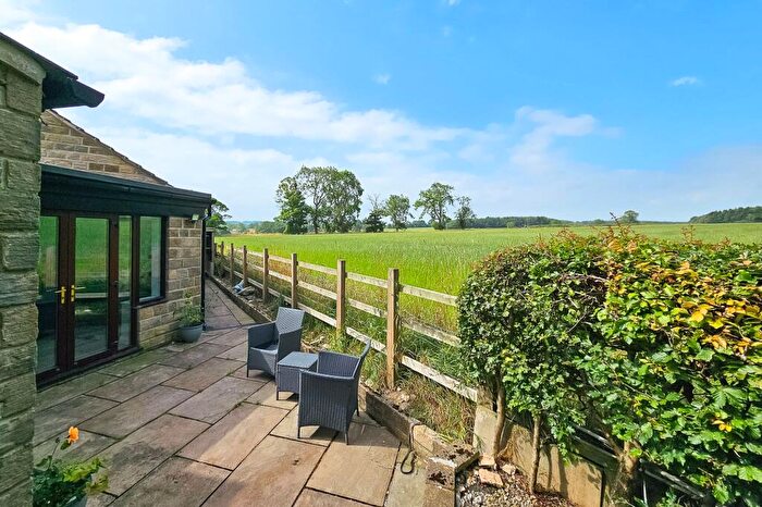 5 Bedroom Detached House For Sale In Moor Park Close, Beckwithshaw, HG3