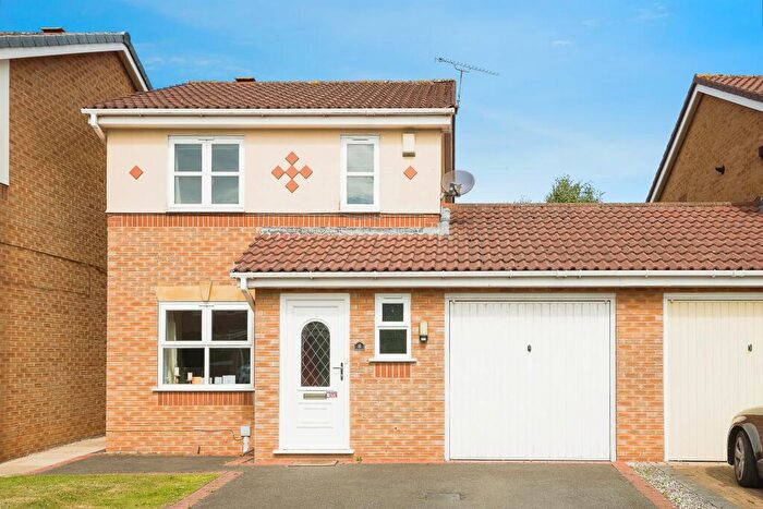 3 Bedroom Link Detached House For Sale In Anglesey Close, Ellesmere Port, CH65