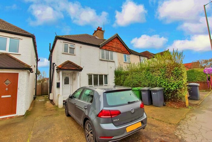 4 Bedroom Semi-Detached House To Rent In Aldershot Road, Guildford, Surrey, GU2