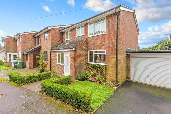 4 Bedroom End Of Terrace House For Sale In Queens Close, Walton On The Hill, Tadworth, KT20