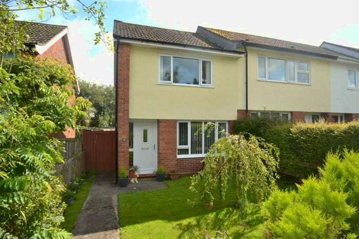 2 Bedroom End Of Terrace House For Sale In Burton Way, Llanfaes, LL58