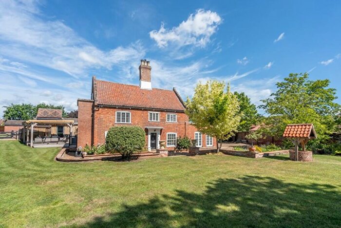 5 Bedroom Detached House For Sale In Yarmouth Road, Ditchingham, NR35
