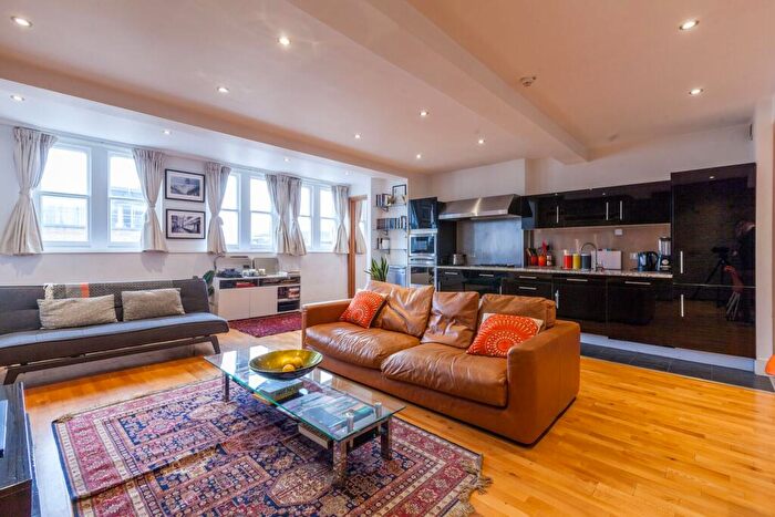 2 Bedroom Flat To Rent In Kingsland Road, Shoreditch, London, E2