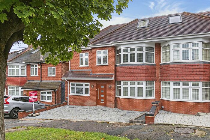 5 Bedroom Property For Sale In Abbotsford Gardens, Woodford Green, IG8