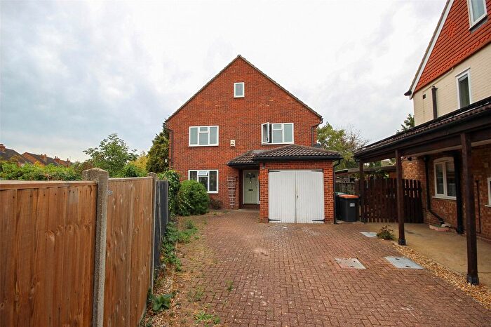 6 Bedroom Detached House For Sale In Abbey Road, Bedford, Bedfordshire, MK41