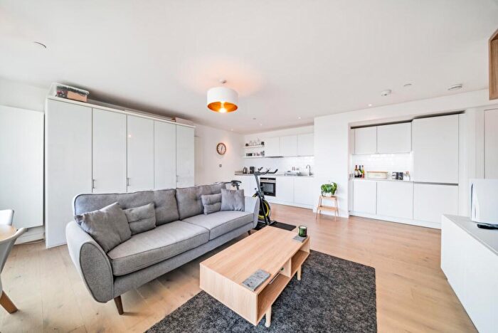 1 Bedroom Flat To Rent In Highgate Hill, London, N19