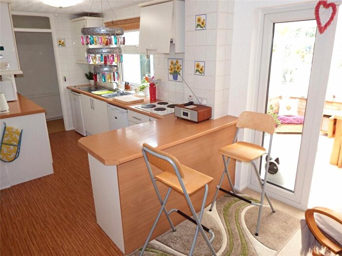 3 Bedroom Terraced House For Sale In Webb Rise, Stevenage, Hertfordshire, SG1