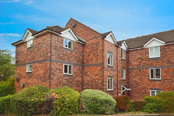 2 Bedroom Flat To Rent In Millers Rise, St Albans, AL1