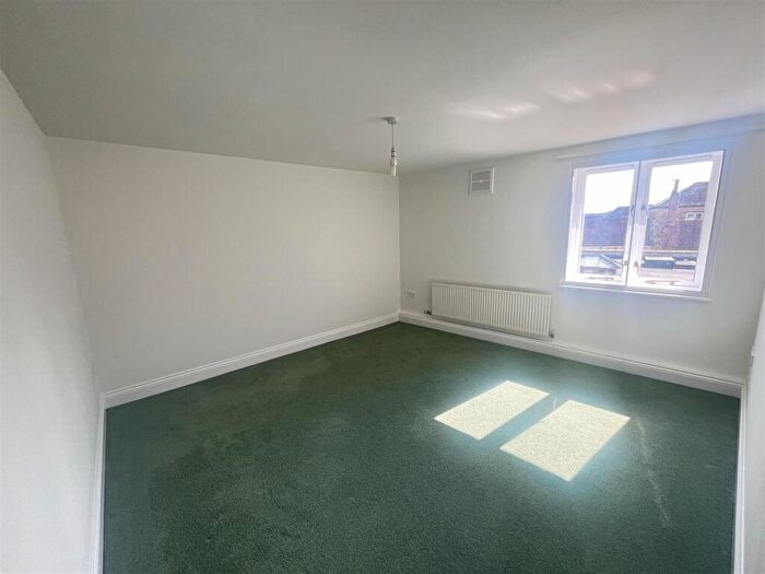 1 Bedroom Apartment To Rent In South Street, Sherborne, DT9