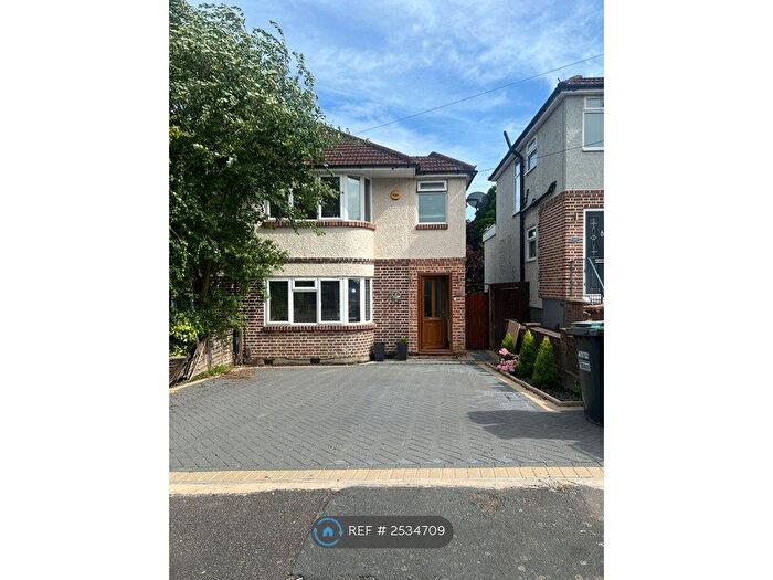 3 Bedroom Semi-Detached House To Rent In Beechcroft Avenue, Croxley Green, Rickmansworth, WD3