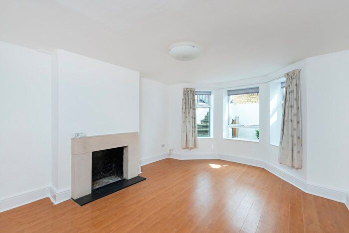 1 Bedroom Flat To Rent In Dorville Crescent, Brackenbury Village, Hammersmith, W6
