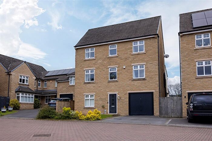 5 Bedroom Detached House For Sale In Beamsley Close, Menston, Ilkley, LS29