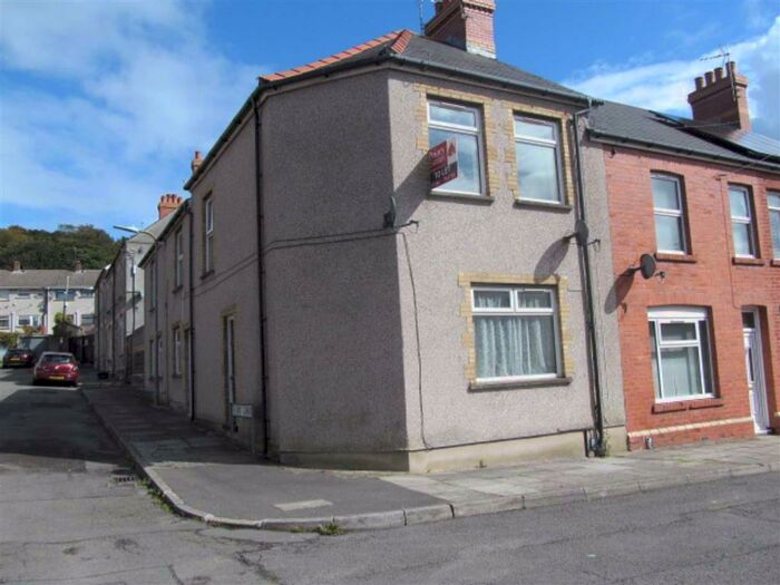 2 Bedroom Flat To Rent In Harvey Street, Barry, Vale Of Glamorgan, CF63