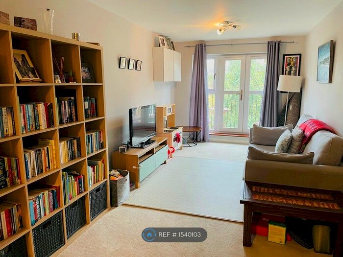 2 Bedroom Flat To Rent In Isis House, London, SE20