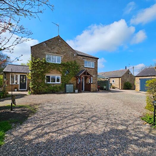 5 Bedroom Semi-Detached House For Sale In Greenhead Bank, Greenhead, CA8