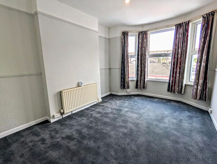 2 Bedroom Apartment To Rent In Barton Avenue, Plymouth *Zero Deposit Guarantee Available*, PL2