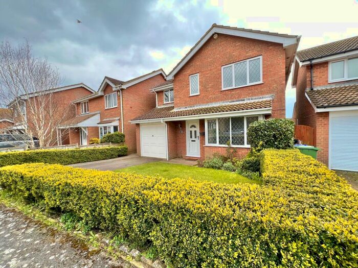 4 Bedroom Detached House To Rent In Manor Drive, Telscombe Cliffs, Peacehaven, BN10