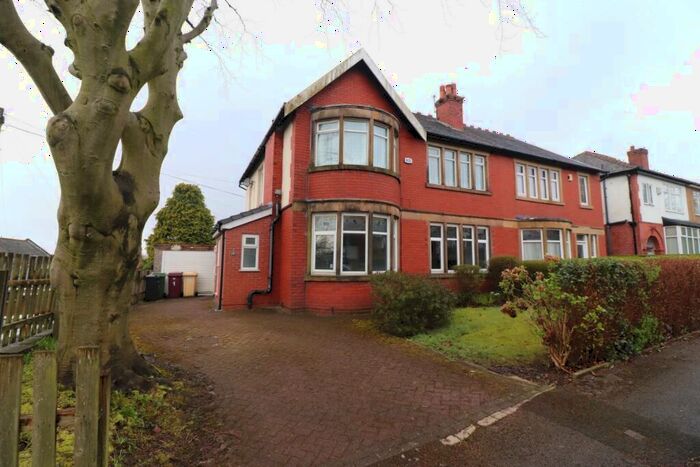 4 Bedroom Semi-Detached House To Rent In St. James Avenue, Bolton, BL2