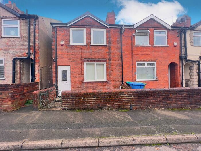 3 Bedroom End Of Terrace House To Rent In Recreation Street, Mansfield, Nottinghamshire, NG18