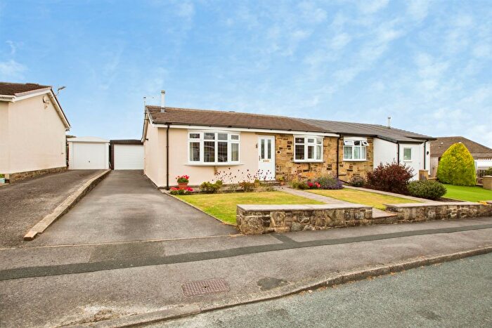 2 Bedroom Semi-detached Bungalow For Sale In Jerwood Hill Close, Halifax, HX3