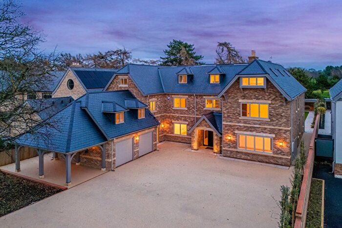 6 Bedroom Detached House For Sale In Tiddington Road, Stratford Upon Avon, Warwickshire, CV37