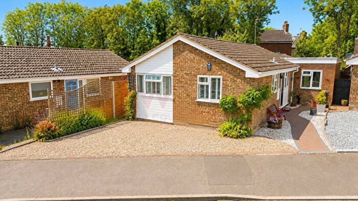 3 Bedroom Bungalow For Sale In Lyne Walk, Hackleton, Northampton, NN7