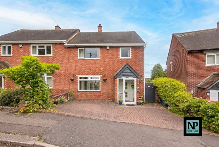 3 Bedroom Semi-Detached House For Sale In Monks Way, Amington, B77