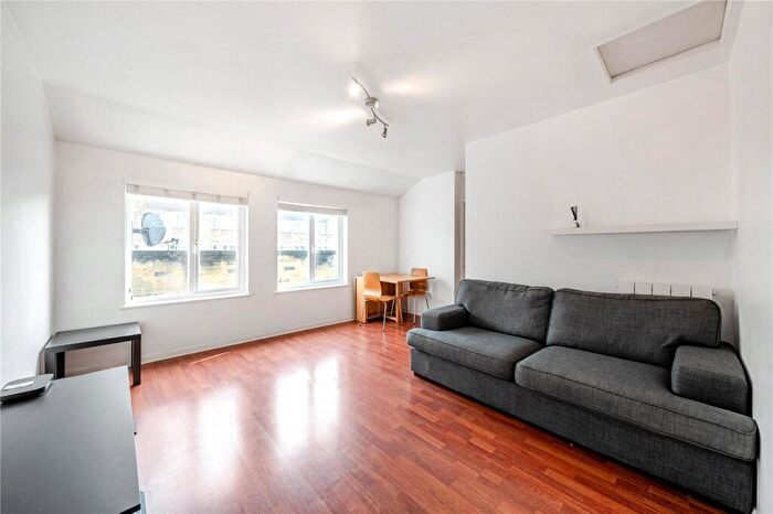 1 Bedroom Apartment To Rent In Yalding Road, London, SE16