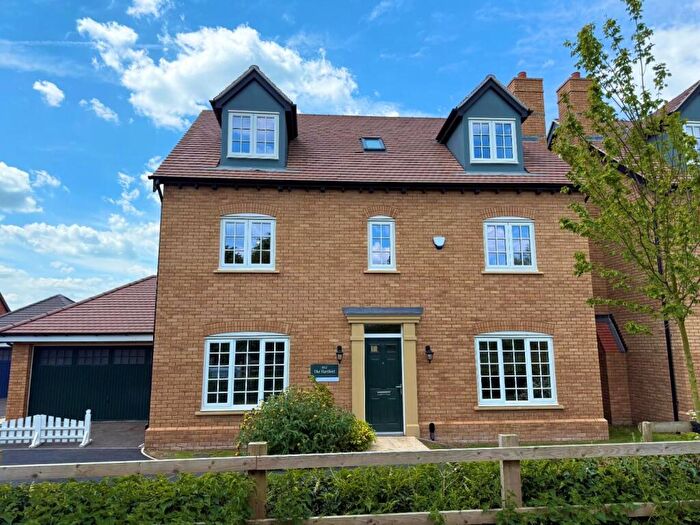 5 Bedroom Detached House For Sale In High Street, Upton, Northampton, NN5