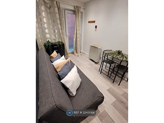 1 Bedroom Flat To Rent In Hanger Lane, London, W5