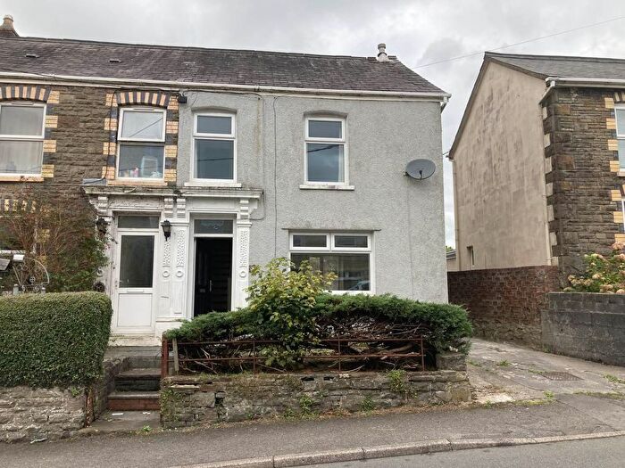 3 Bedroom Semi-Detached House To Rent In Wernddu Road, Ammanford, Carmarthenshire, SA18