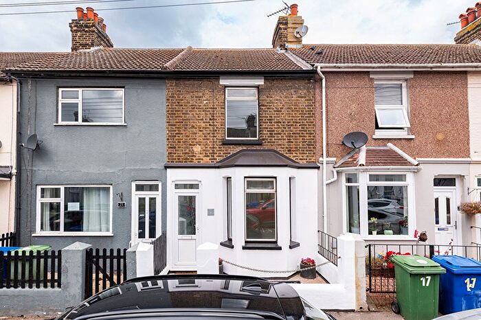 3 Bedroom Terraced House For Sale In Gordon Avenue, Queenborough, ME11