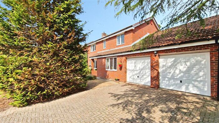 4 Bedroom Detached House For Sale In Roughgrove Copse, Binfield, Bracknell, Berkshire, RG42