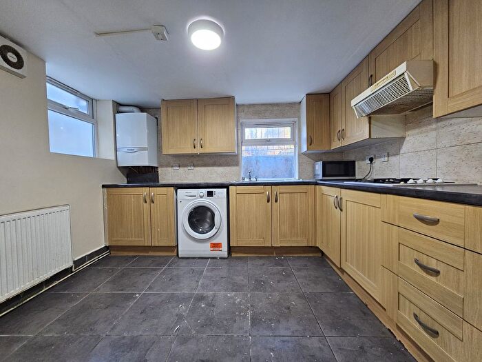 3 Bedroom Maisonette To Rent In Shardeloes Road, London, SE14