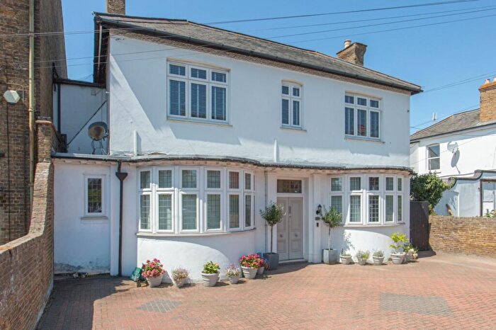 3 Bedroom Flat For Sale In Canterbury Road, Herne Bay, CT6