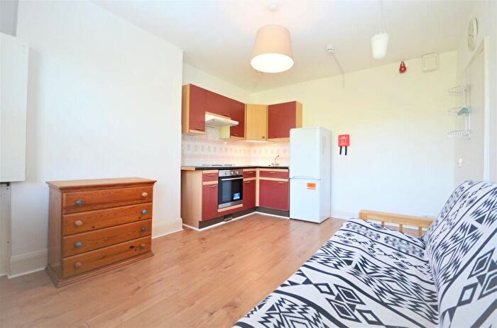 1 Bedroom Flat To Rent In Fordwych Road, Kilburn, NW2